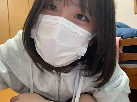 Snapshot of miniminimo_o chatting on May 26, 3:24 am miniminimo o online show from May 26, 3:24 am