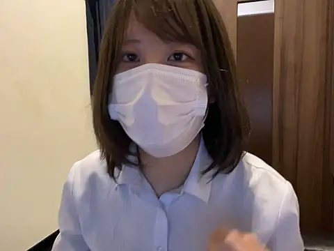 Snapshot of miniminimo_o chatting on June 7, 10:19 am miniminimo o online show from June 7, 10:19 am
