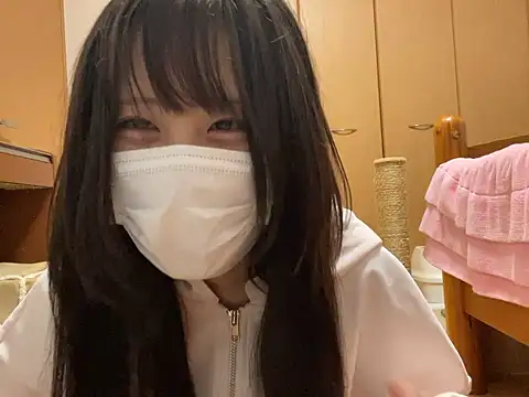 Snapshot of miniminimo_o chatting on June 9, 11:33 am miniminimo o online show from June 9, 11:33 am