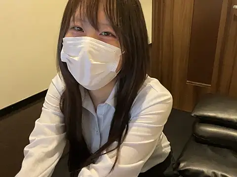 Snapshot of miniminimo_o chatting on June 15, 10:17 am miniminimo o online show from June 15, 10:17 am
