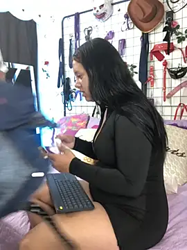 Snapshot of royal_Temptationn chatting on June 3, 1:14 pm royal Temptationn online show from June 3, 1:14 pm