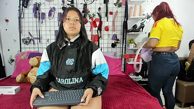 Snapshot of royal_Temptationn chatting on June 11, 1:31 pm royal Temptationn online show from June 11, 1:31 pm