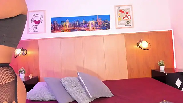 Anniie Fox  online show from July 8, 1:04 pm