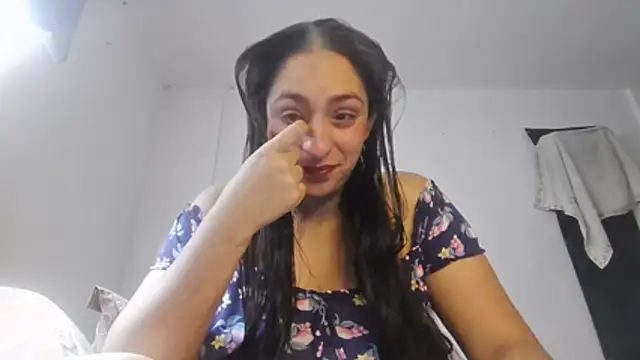 Pamela sa online show from July 4, 6:36 pm