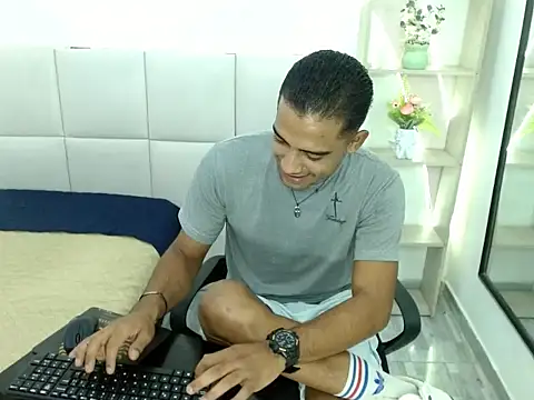 ivytemptation online show from June 13, 2:53 am