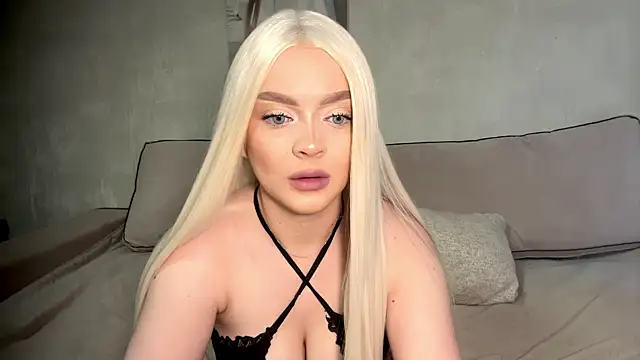 Snapshot of RussianGirlXX chatting on June 8, 3:12 pm RussianGirlXX online show from June 8, 3:12 pm