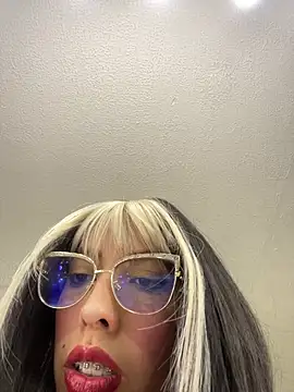 Snapshot of MeraSecretXXX chatting on June 11, 7:23 pm MeraSecretXXX online show from June 11, 7:23 pm