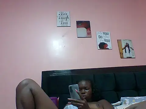 Snapshot of shantell_1 chatting on June 14, 7:16 pm shantell 1 online show from June 14, 7:16 pm