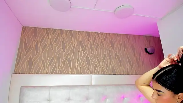 Snapshot of MaiaLopez chatting on June 12, 8:08 pm MaiaLopez online show from June 12, 8:08 pm