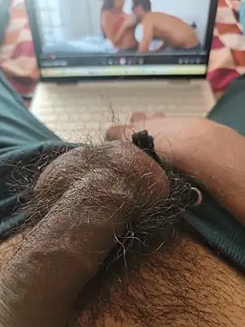Snapshot of Medium_dick69 chatting on June 7, 4:38 am Medium dick69 online show from June 7, 4:38 am