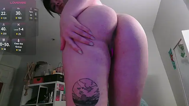 prettybird06 online show from July 8, 3:44 am