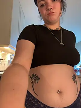 prettybird06 online show from July 30, 6:29 pm