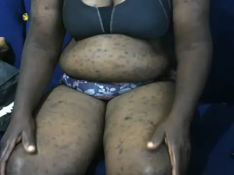 Snapshot of Sexypat3 chatting on June 6, 1:43 am Sexypat3 online show from June 6, 1:43 am