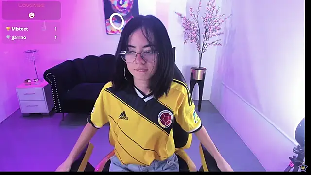 Snapshot of Janne_foox chatting on June 1, 7:37 pm Janne foox online show from June 1, 7:37 pm