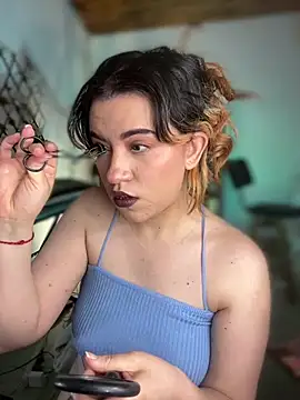 NikkiNix online show from July 22, 1:03 pm