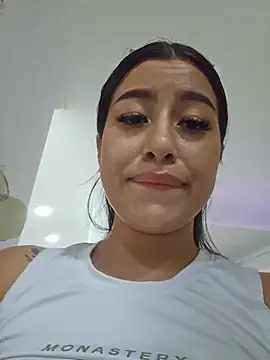 Snapshot of Luisa_Madrid chatting on May 31, 6:09 pm Luisa Madrid online show from May 31, 6:09 pm