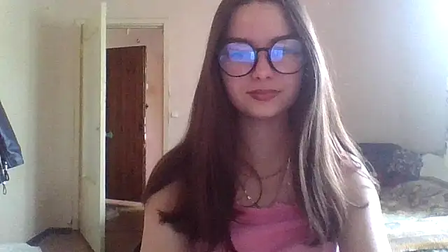 Snapshot of Bellochka201 chatting on June 5, 8:42 am Bellochka201 online show from June 5, 8:42 am