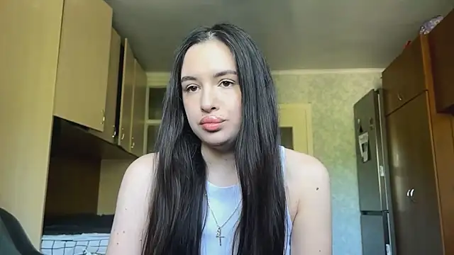 Snapshot of CarolineRu chatting on May 26, 8:32 am CarolineRu online show from May 26, 8:32 am