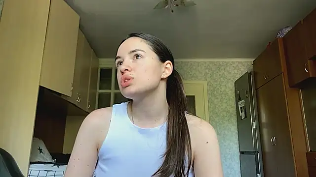 Snapshot of CarolineRu chatting on May 27, 9:28 am CarolineRu online show from May 27, 9:28 am