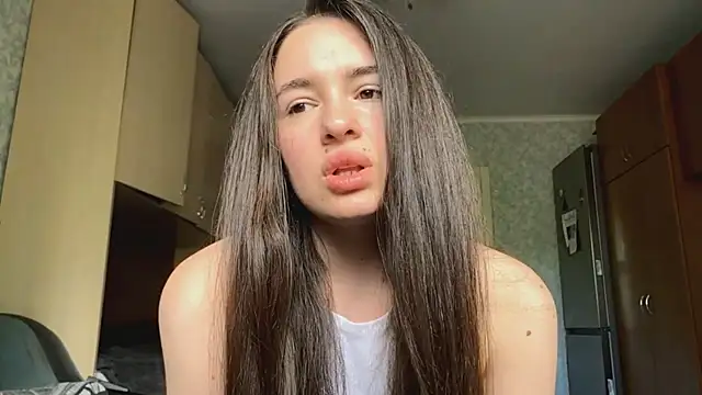 Snapshot of CarolineRu chatting on May 29, 10:35 am CarolineRu online show from May 29, 10:35 am