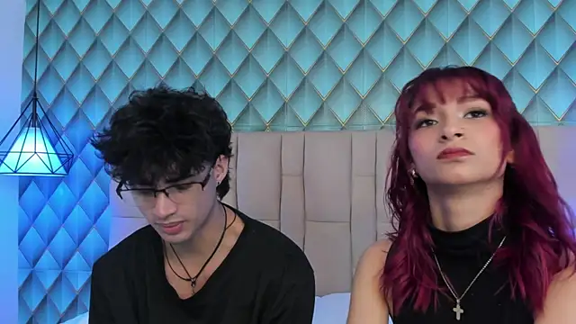 Snapshot of Sofia-Ethan chatting on June 5, 6:57 pm Sofia-Ethan online show from June 5, 6:57 pm