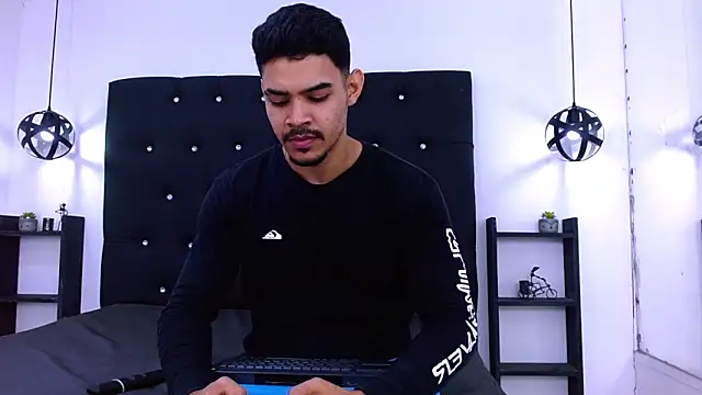 Snapshot of Dannesh_ chatting on June 12, 3:49 am Dannesh online show from June 12, 3:49 am