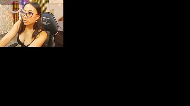 Snapshot of Amhira_Tay chatting on June 9, 7:14 pm Amhira Tay online show from June 9, 7:14 pm