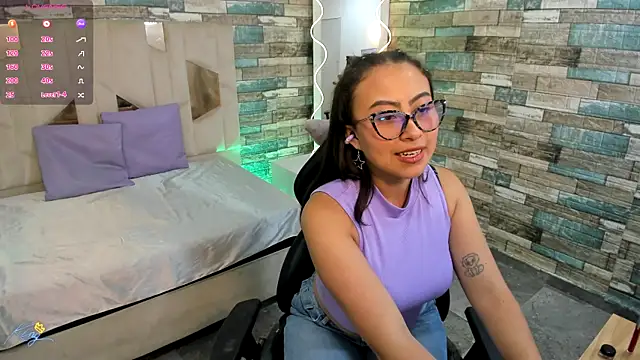 Snapshot of Amhira_Tay chatting on June 16, 8:55 pm Amhira Tay online show from June 16, 8:55 pm