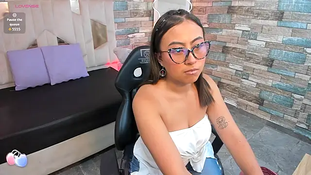 Snapshot of Amhira_Tay chatting on June 18, 7:40 pm Amhira Tay online show from June 18, 7:40 pm