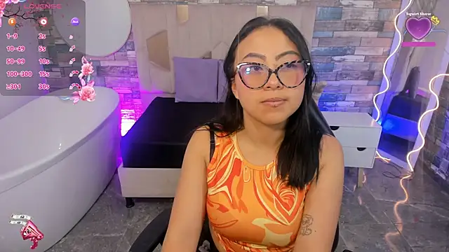 Amhira Tay online show from July 27, 7:32 pm