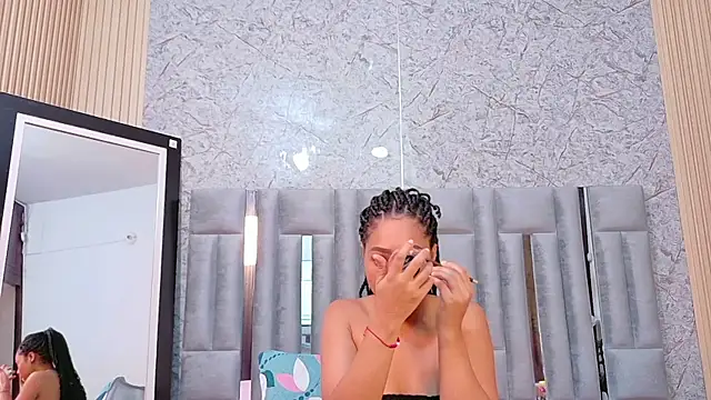 Snapshot of thinsamathagirl chatting on July 29, 1:59 am thinsamathagirl online show from July 29, 1:59 am