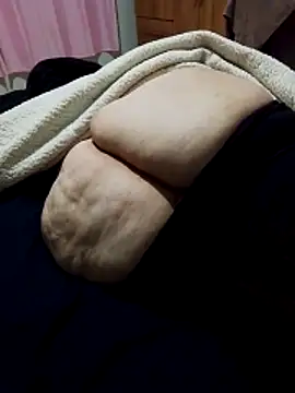 Snapshot of MegaAssMature chatting on June 2, 1:07 am MegaAssMature online show from June 2, 1:07 am