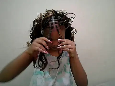 Snapshot of Miss_rihanna chatting on May 31, 6:20 pm Miss rihanna online show from May 31, 6:20 pm