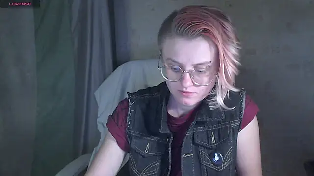   Freya    online show from July 17, 1:07 pm
