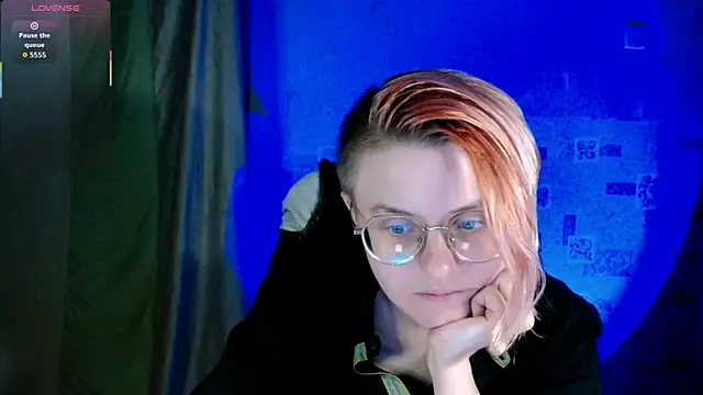   Freya    online show from July 21, 10:39 am