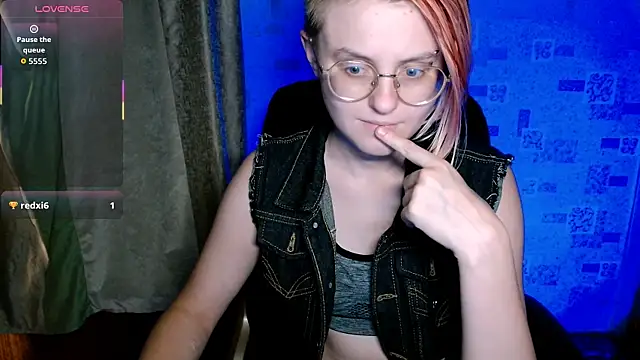   Freya    online show from July 26, 4:58 pm