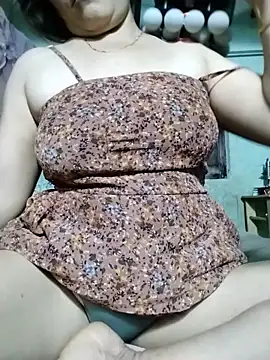 Snapshot of Nelly_x chatting on June 13, 1:09 pm Nelly x online show from June 13, 1:09 pm