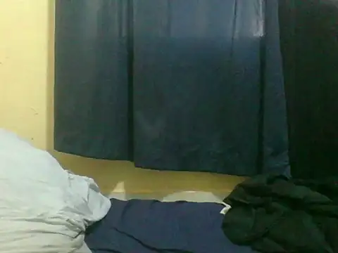 Snapshot of naughty-slender chatting on May 21, 7:26 am naughty-slender online show from May 21, 7:26 am