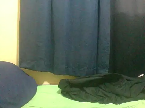 Snapshot of naughty-slender chatting on May 25, 2:50 am naughty-slender online show from May 25, 2:50 am