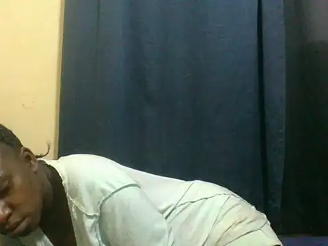 Snapshot of naughty-slender chatting on June 12, 4:39 pm naughty-slender online show from June 12, 4:39 pm