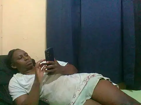 Snapshot of naughty-slender chatting on June 30, 4:46 am naughty-slender online show from June 30, 4:46 am