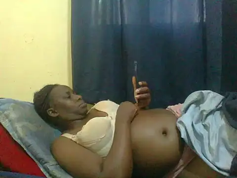Snapshot of naughty-slender chatting on July 28, 11:28 am naughty-slender online show from July 28, 11:28 am