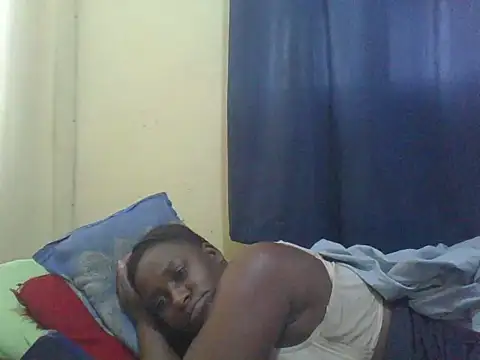 Snapshot of naughty-slender chatting on July 28, 1:32 pm naughty-slender online show from July 28, 1:32 pm