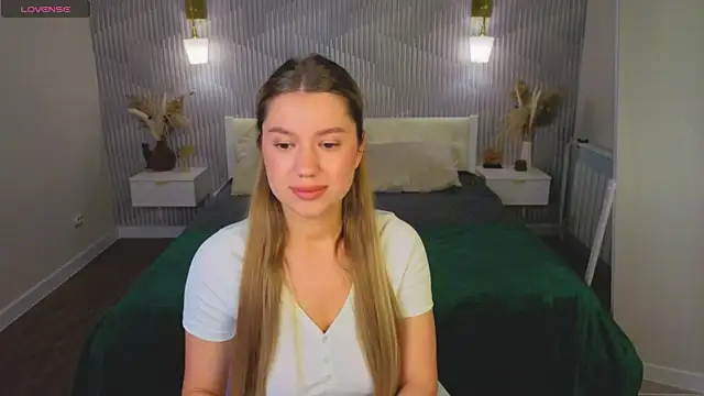 Snapshot of Shakira_Lux chatting on June 2, 9:00 am Shakira Lux online show from June 2, 9:00 am