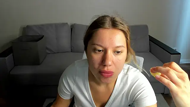 Snapshot of Shakira_Lux chatting on June 16, 8:39 am Shakira Lux online show from June 16, 8:39 am