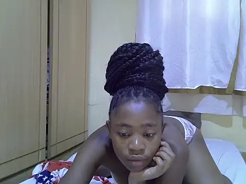 Snapshot of Pretty-Bianca chatting on June 2, 2:08 pm Pretty-Bianca online show from June 2, 2:08 pm