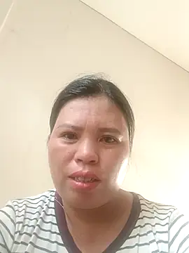 Snapshot of -Yeyi- chatting on May 31, 10:22 am -Yeyi- online show from May 31, 10:22 am