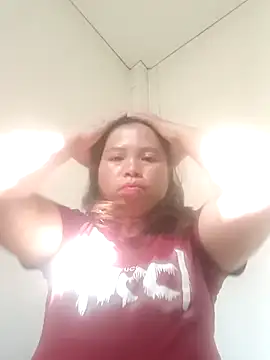 Snapshot of -Yeyi- chatting on June 1, 9:33 am -Yeyi- online show from June 1, 9:33 am