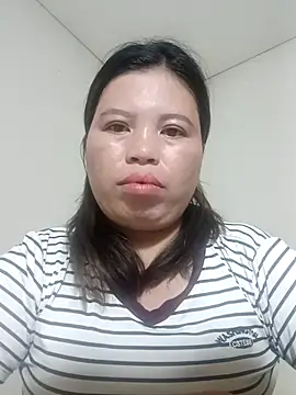 Snapshot of -Yeyi- chatting on June 3, 11:57 am -Yeyi- online show from June 3, 11:57 am