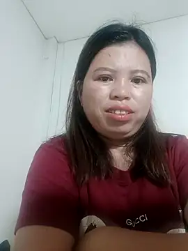 Snapshot of -Yeyi- chatting on June 5, 10:04 pm -Yeyi- online show from June 5, 10:04 pm